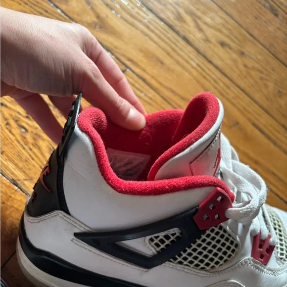 Jordan 4 - Picture 7 of 7